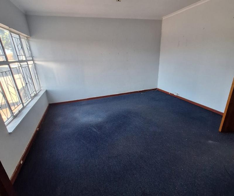 Commercial Property for Sale in Da Nova Western Cape